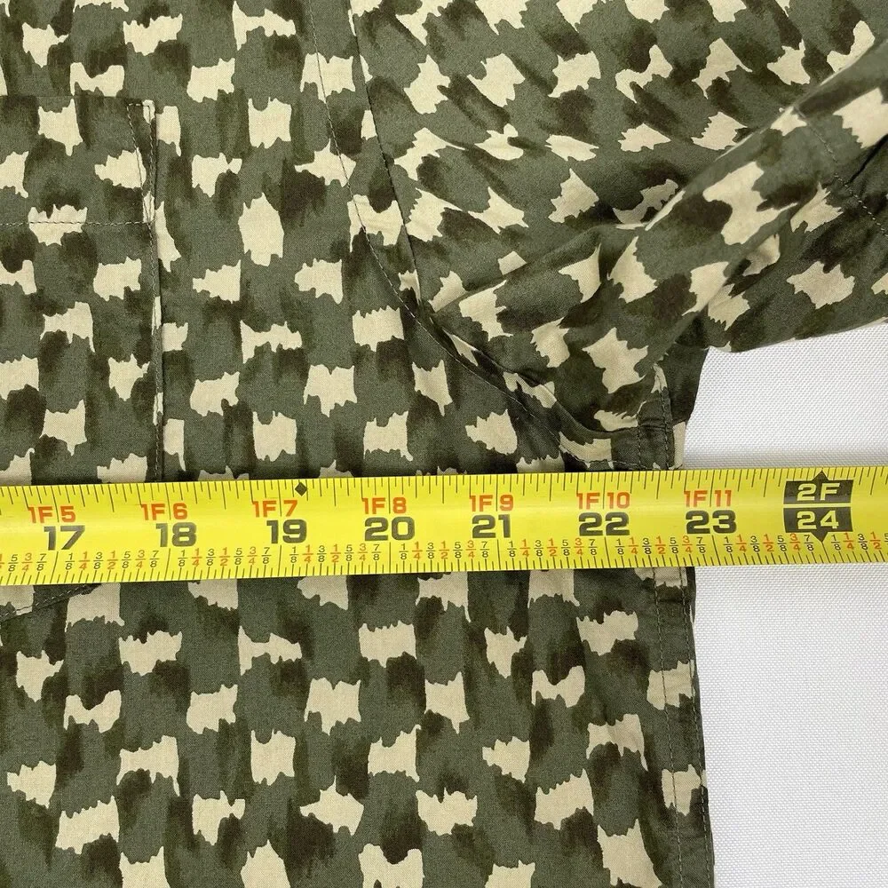 Banana Republic Men’s Short Sleeve Button Up Camouflage Shirt-L